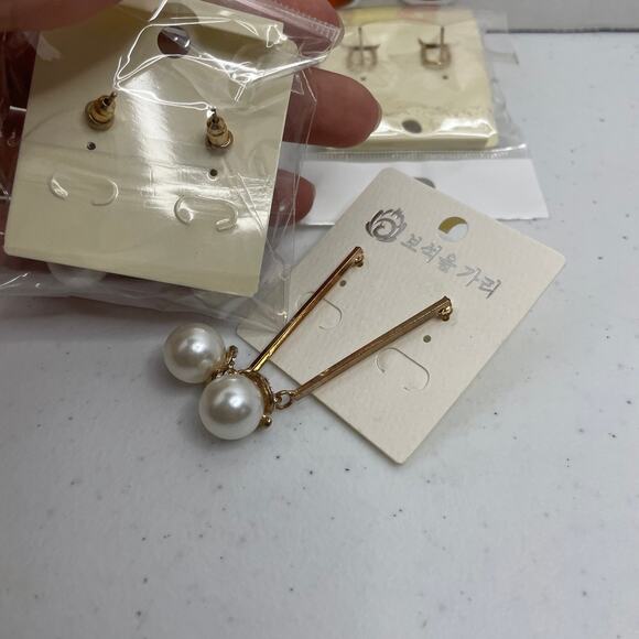 NWT Lot Of 3 Earrings Piercing Gold Pearl Dangling Gemstone Flower Shiny - Picture 5 of 10